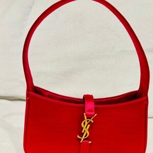 Saint Laurent Shoulder Bag in Fuchsia Satin